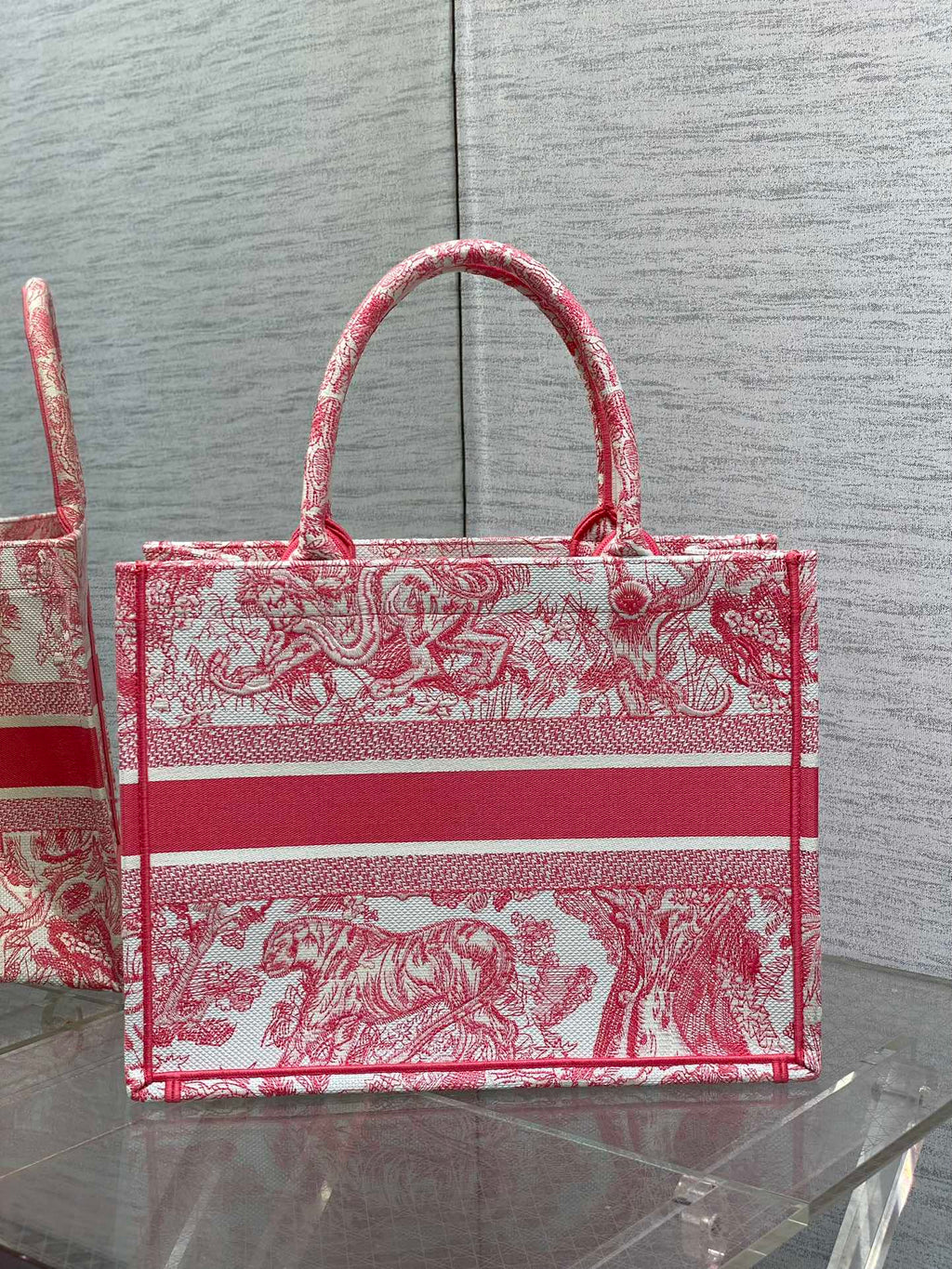 DIOR medium  DIORiviera book tote 36 red tiger embroidery canvas