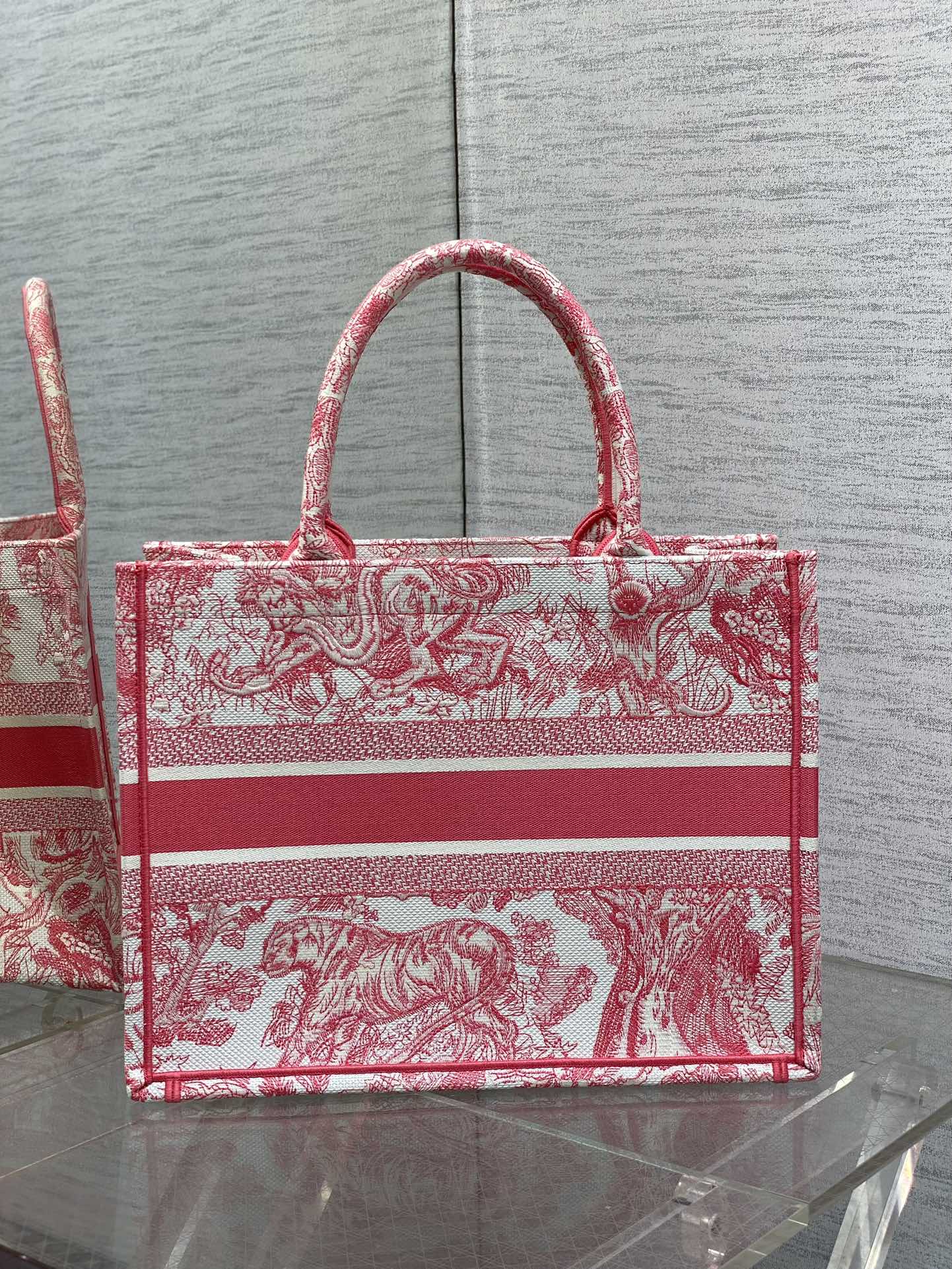 DIOR medium  DIORiviera book tote 36 red tiger embroidery canvas