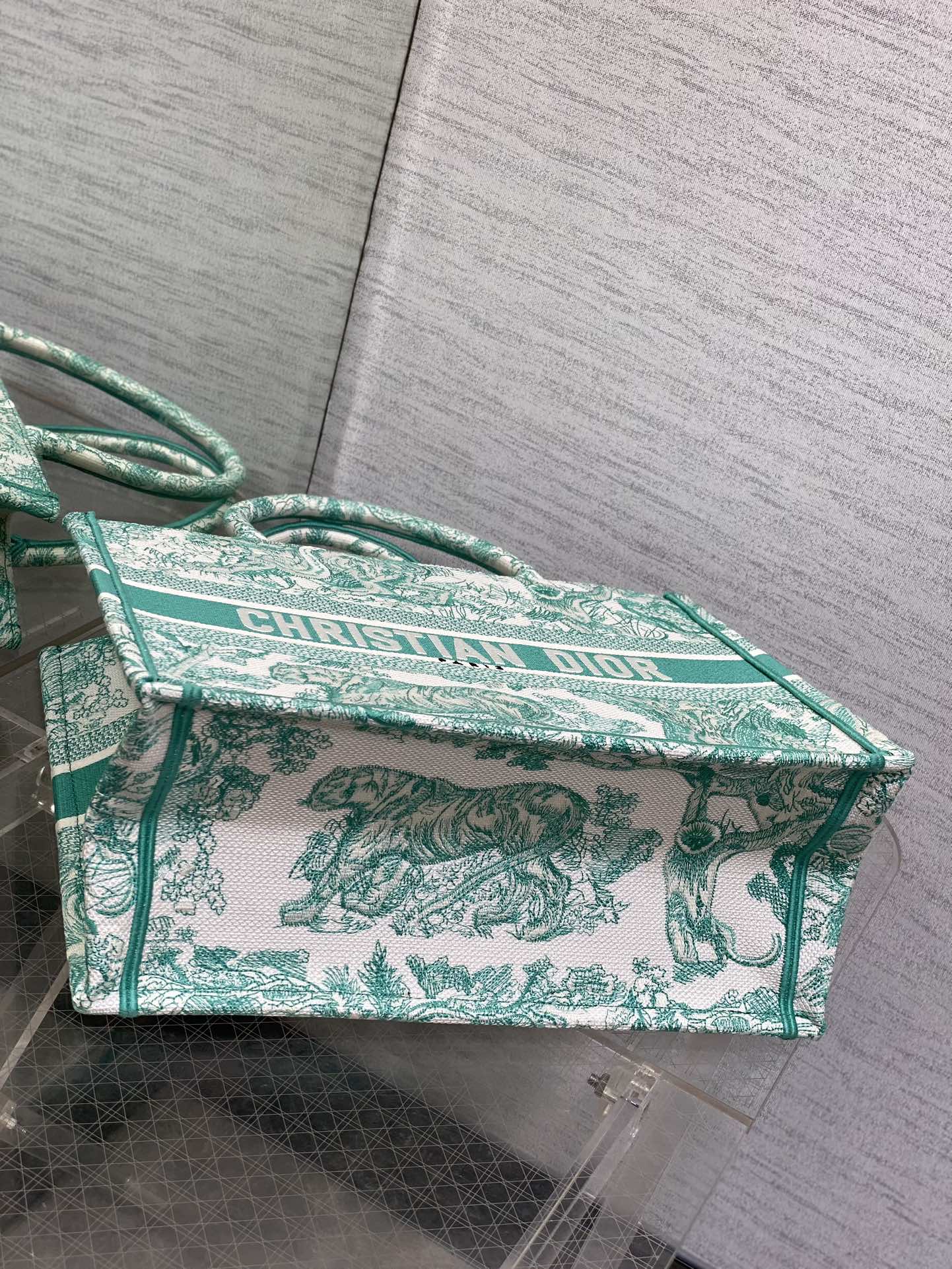 DIOR medium  DIORiviera book tote 36 aquamarina tiger embroidery canvas