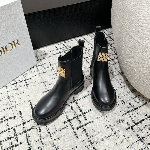 DIOR Miss  DIOR Chelsea Boots In Black Calfskin 103729