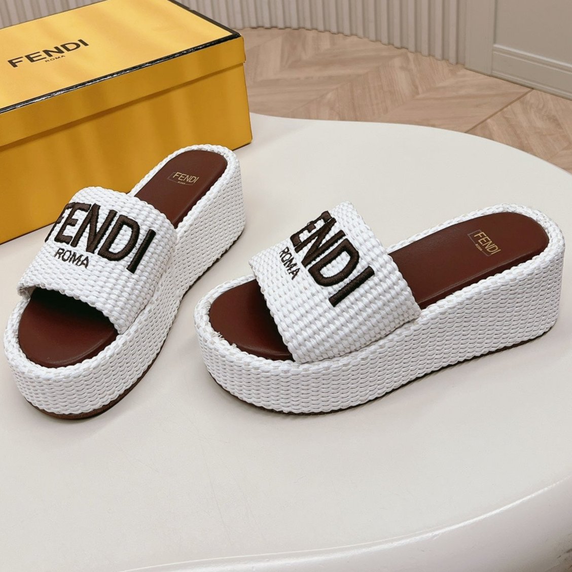 FENDI FENDI SIGNATURE WEDGE PLATFORM 6 CM IN WHITE FIBRE WITH BROWN EMBROIDERED LOGO