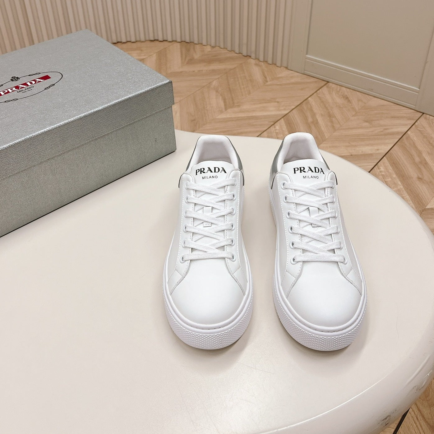 PRADA RETRO SNEAKERS WHITE AND GRAY CALFSKIN