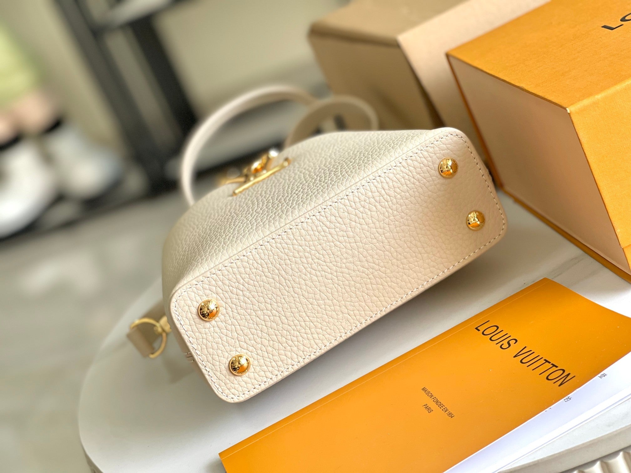 Louis Vuitton CAPUCINES BB 27 BEIGE TAURILLON GOLD HARDWARE