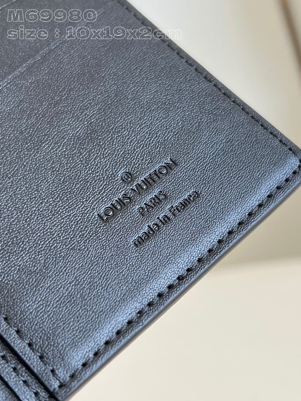 Louis Vuitton BRAZZA WALLET AEROGRAM 19CM BLACK CALFSKIN