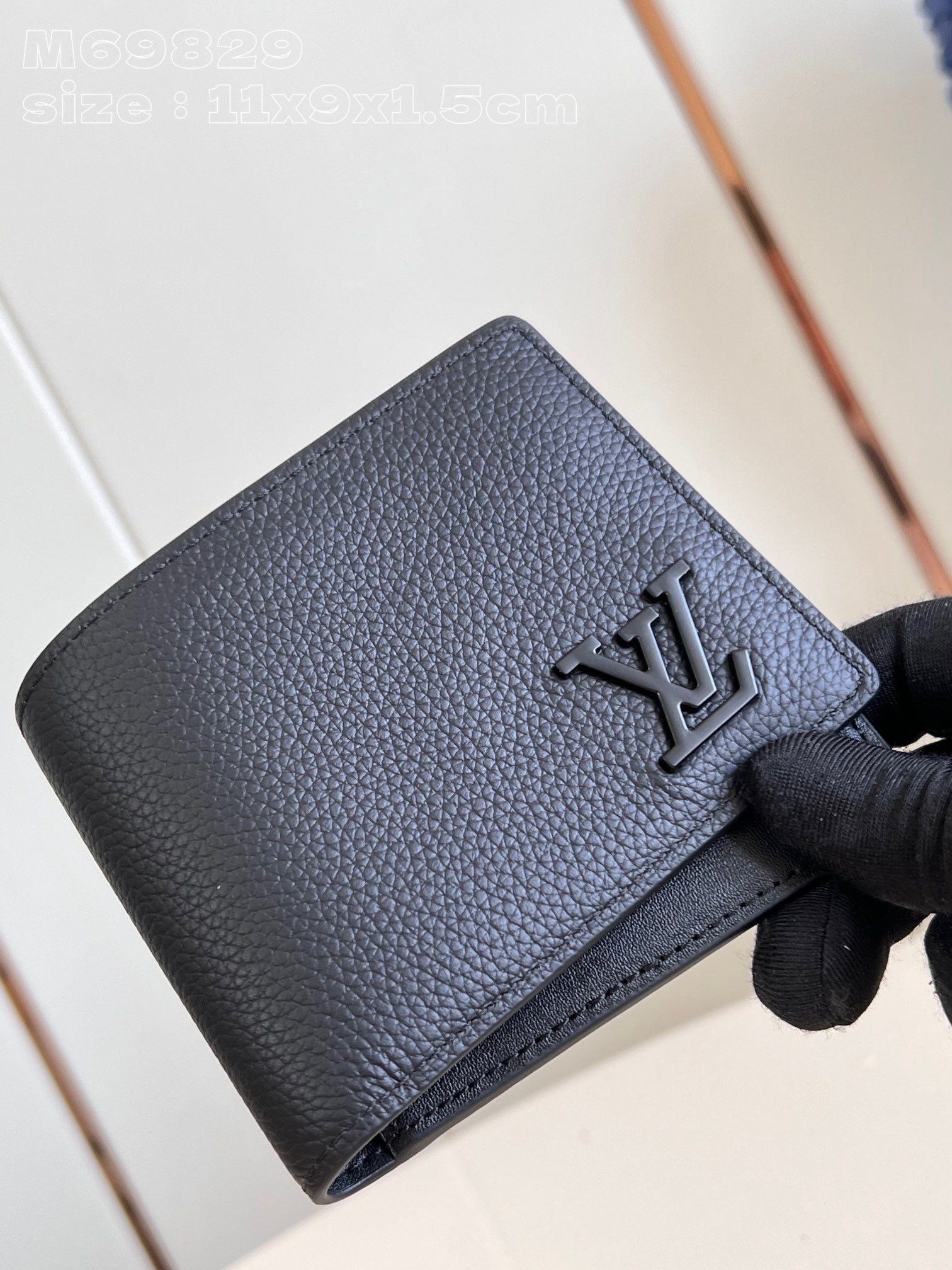 Louis Vuitton MULTIPLE WALLET AEROGRAM 10CM BLACK CALFSKIN