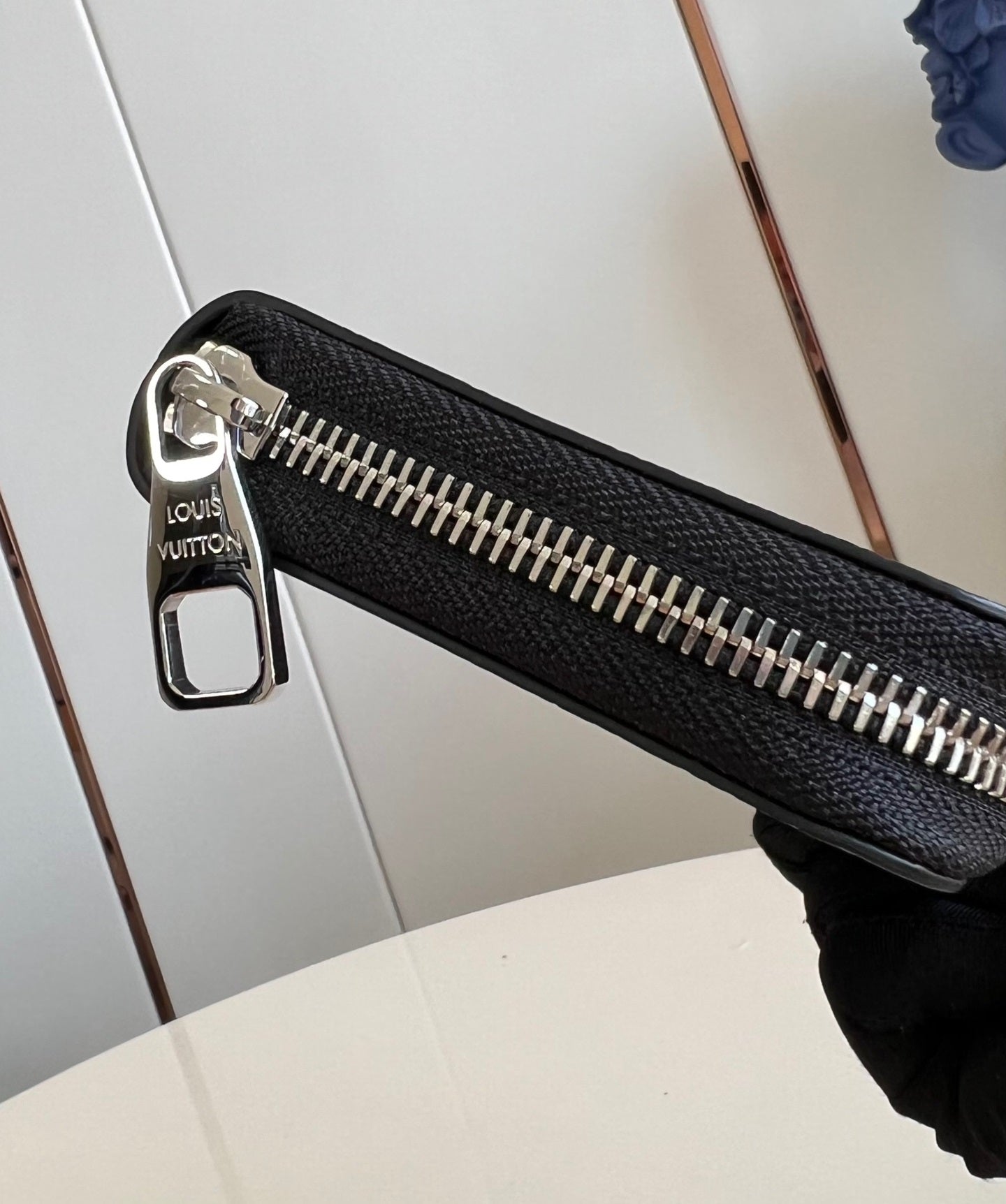 Louis Vuitton ZIPPY VERTICAL WALLET 20CM BLACK CALFSKIN