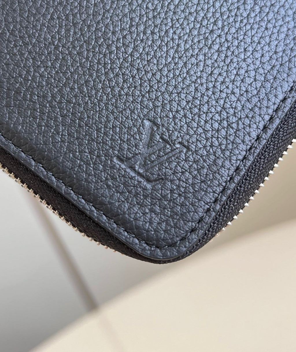 Louis Vuitton ZIPPY VERTICAL WALLET 20CM BLACK CALFSKIN