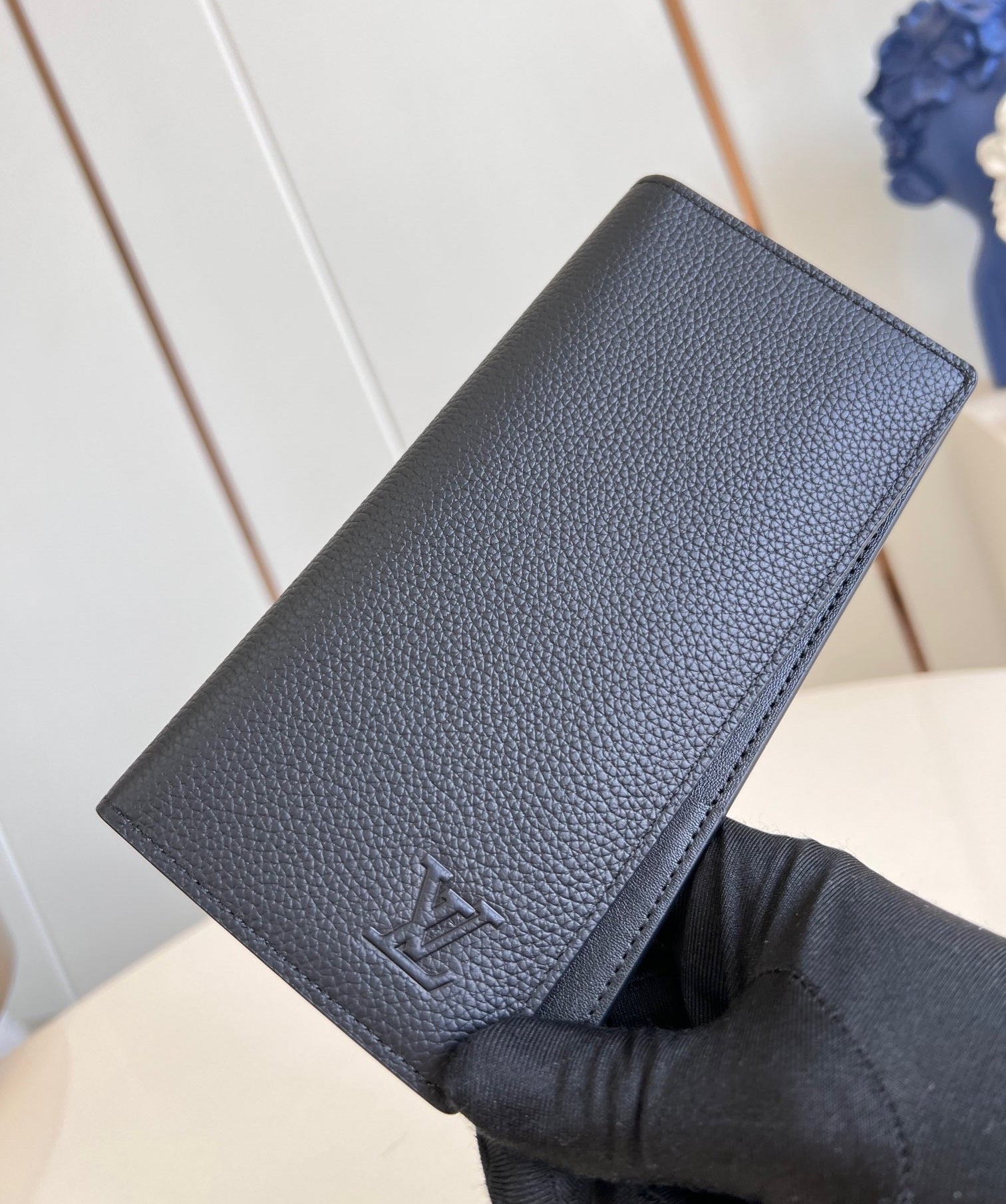Louis Vuitton BRAZZA WALLET 19CM BLACK CALFSKIN