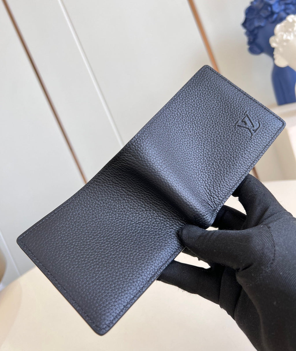 Louis Vuitton MULTIPLE WALLET 10CM BLACK CALFSKIN