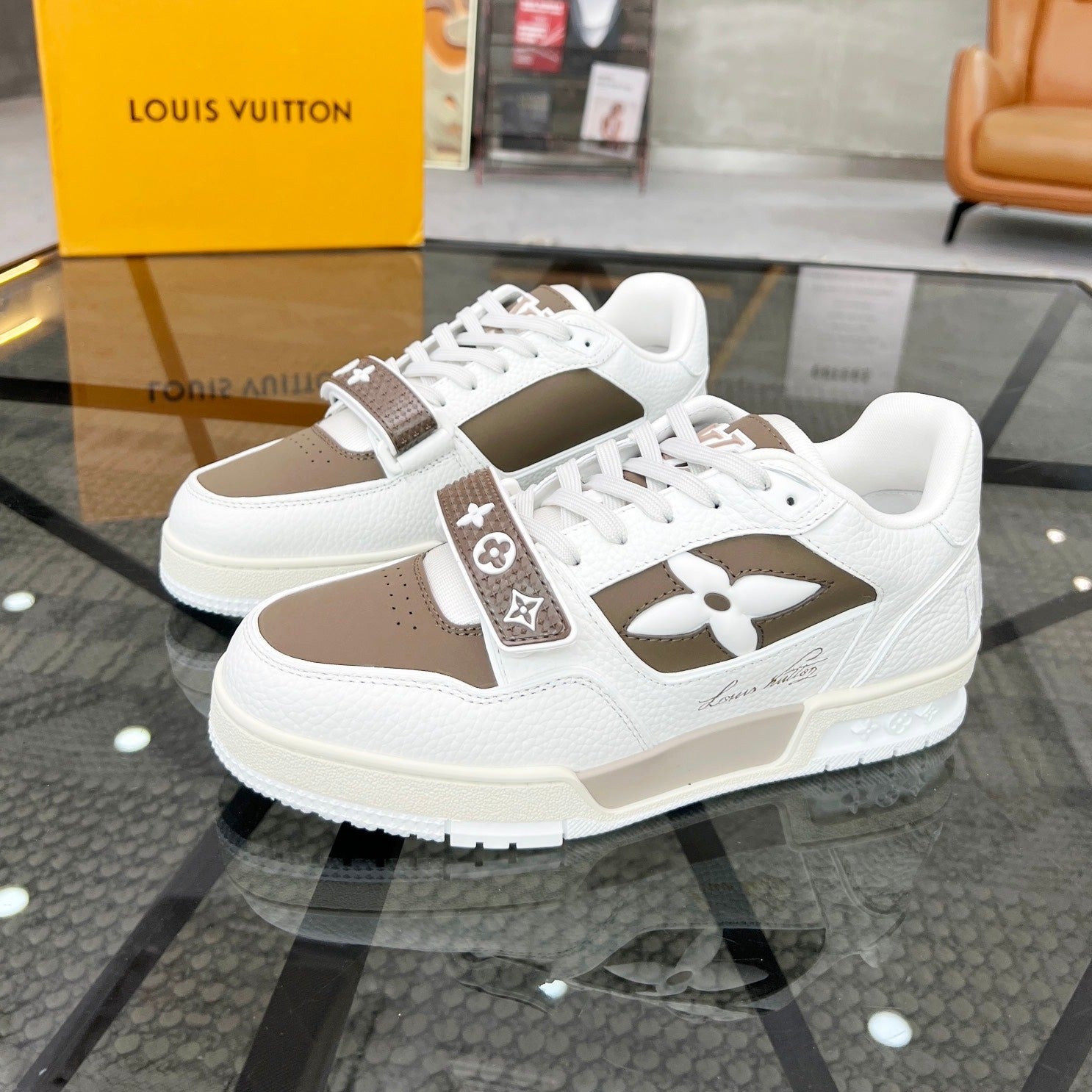 Louis Vuitton TRAINER SNEAKER WHITE CALFSKIN MIX CAMEL BEIGE SUEDE