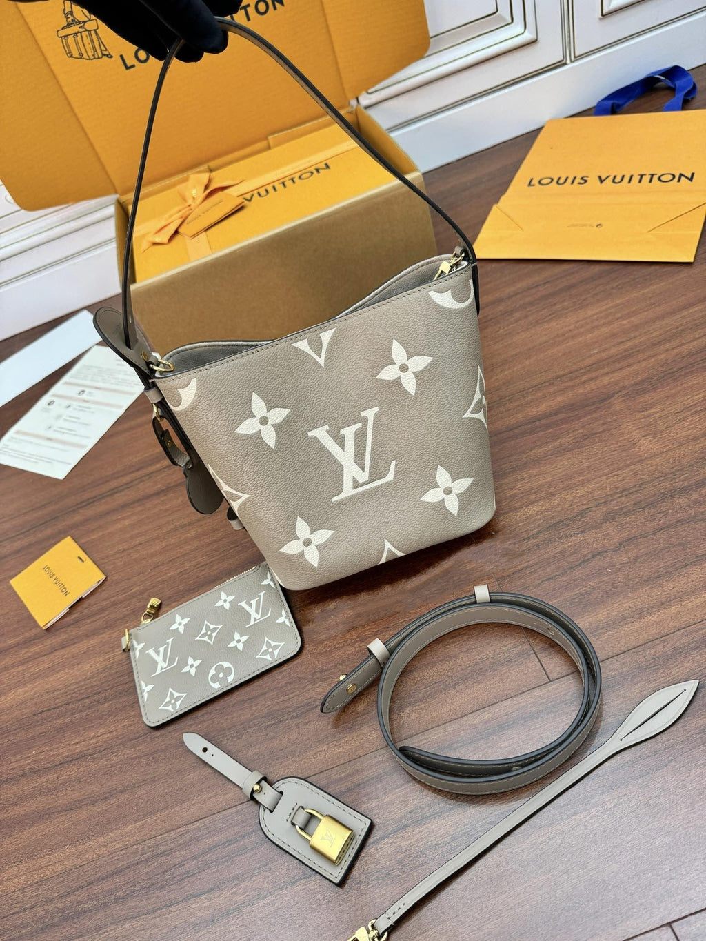 Louis Vuitton Bucket Bag 16cm Khaki Nude Monogram Canvas 330403