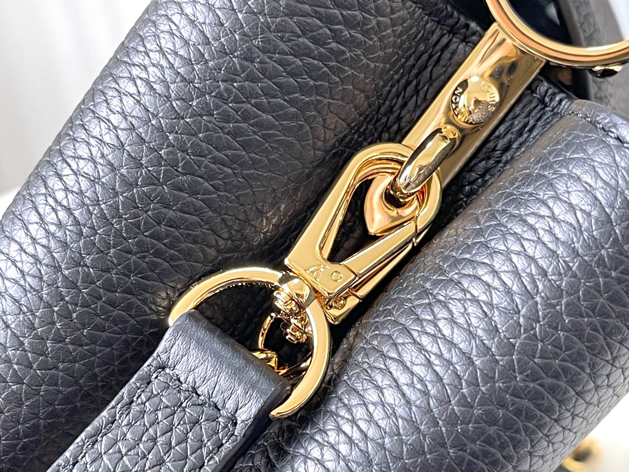 Louis Vuitton capucines bb 27 black taurillon leather gold hardware