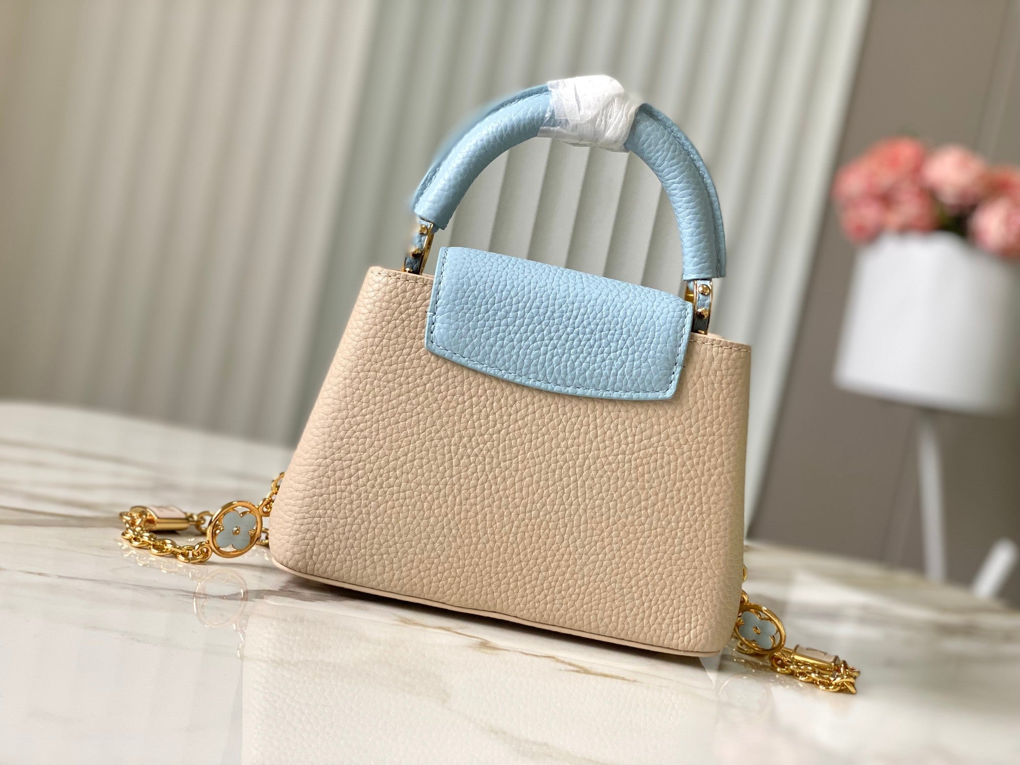 Louis Vuitton capucines mini 21 beige cloud blue taurillon leather gold hardware