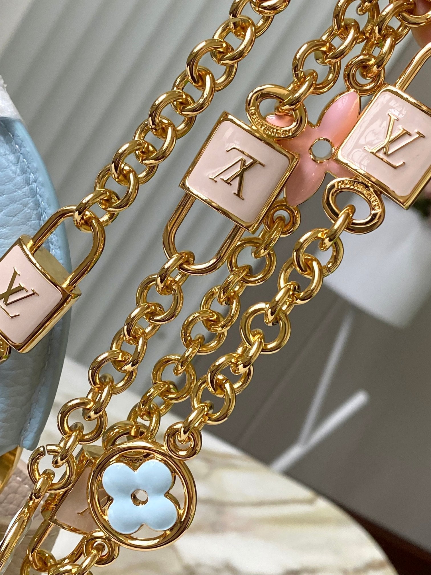Louis Vuitton capucines mini 21 beige cloud blue taurillon leather gold hardware