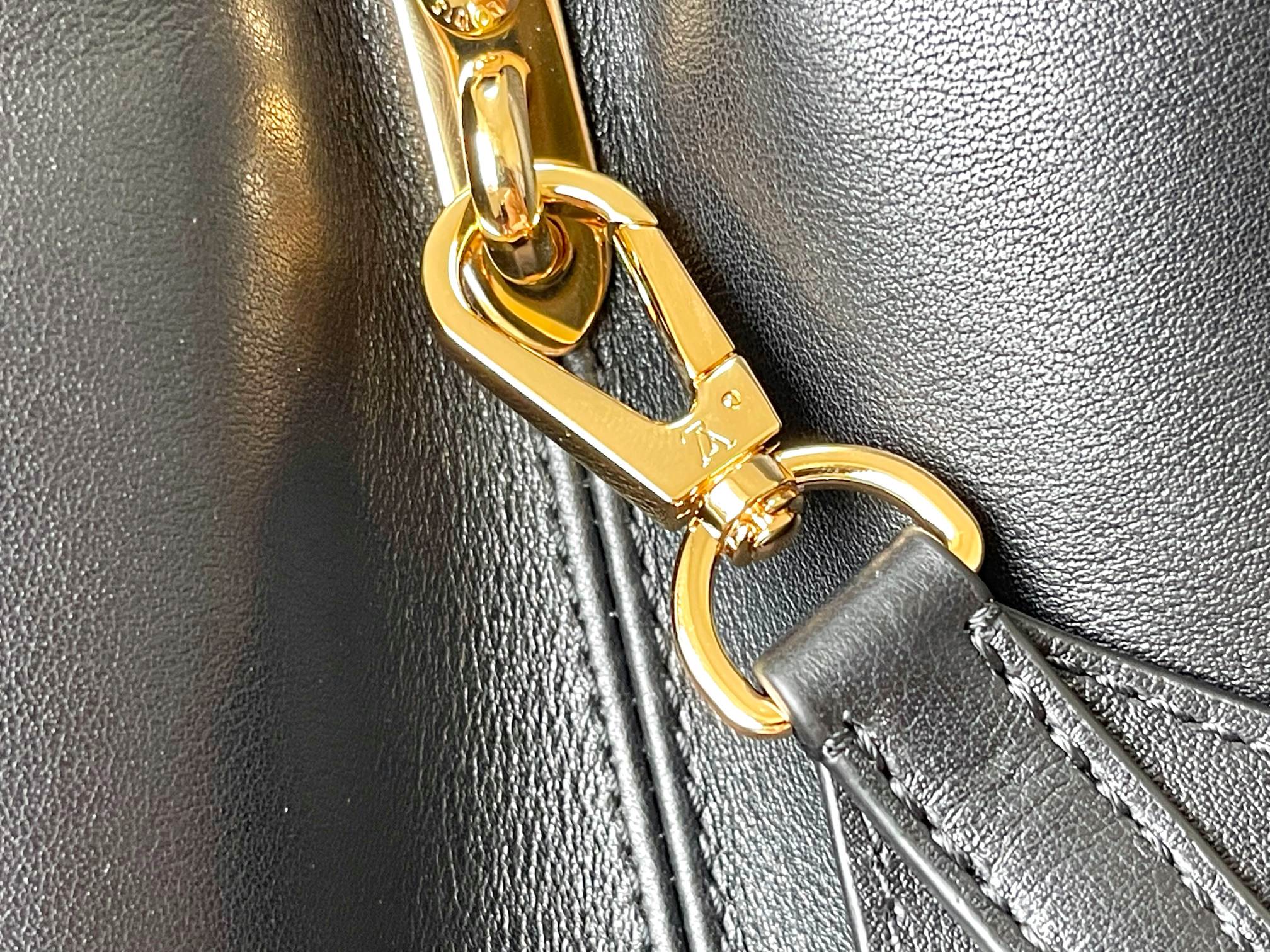 Louis Vuitton CAPUCINES GM 38CM BLACK TAURILLON LEATHER