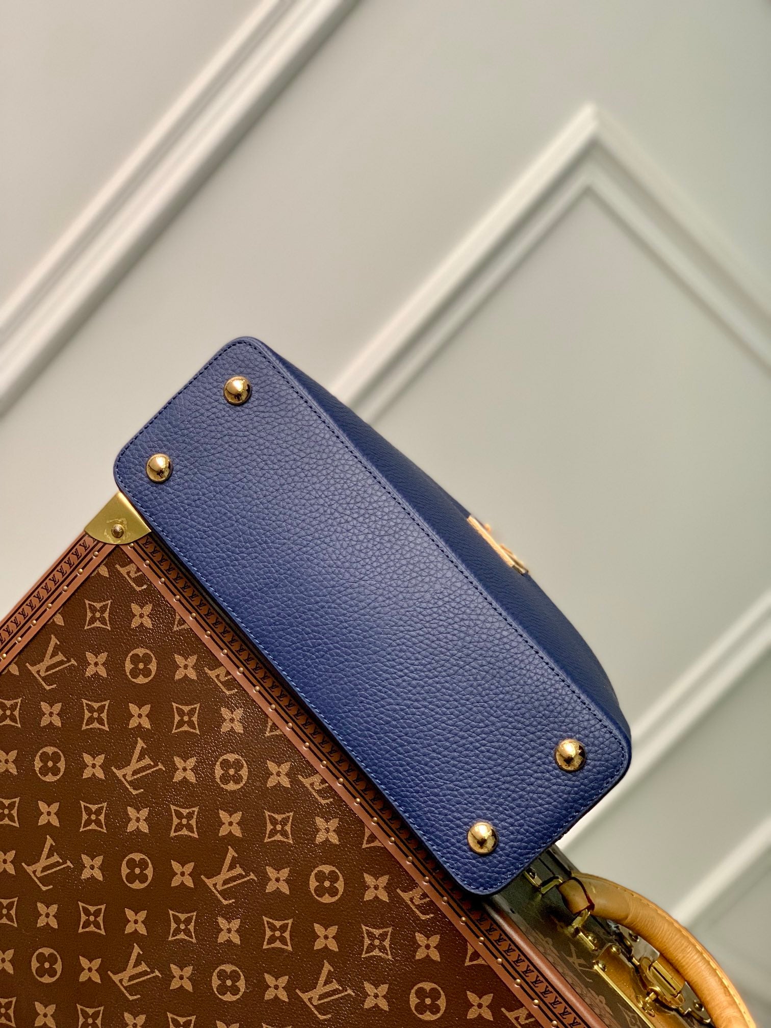 Louis Vuitton capucines mm 31.5 dark blue taurillon leather gold hardware