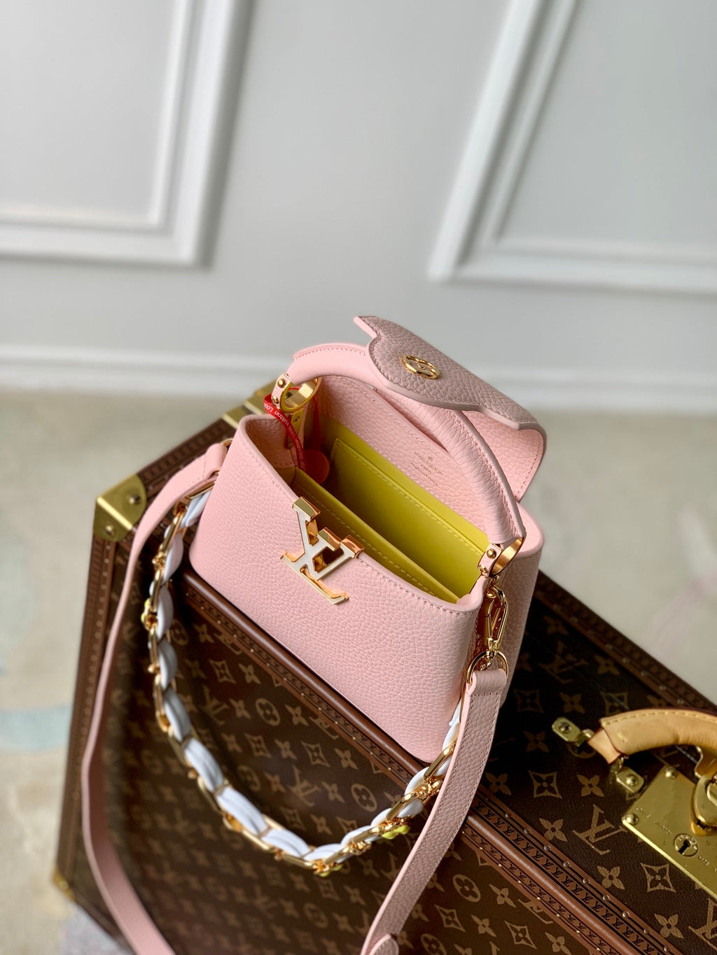 Louis Vuitton CAPUCINES MINI 21 PINK TAURILLON MOP GOLD HARDWARE