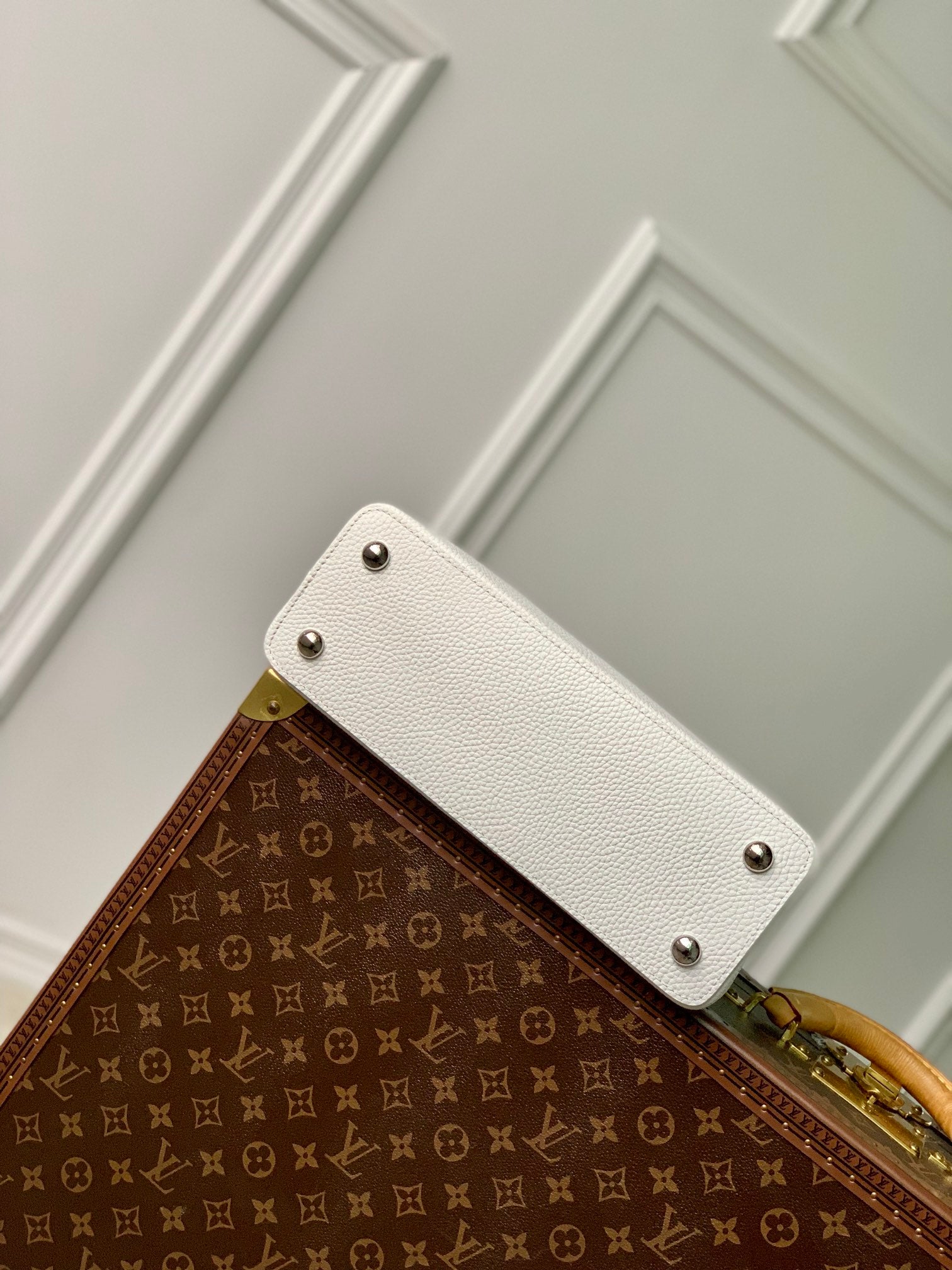 Louis Vuitton capucines mm 31.5 white taurillon leather silver hardware