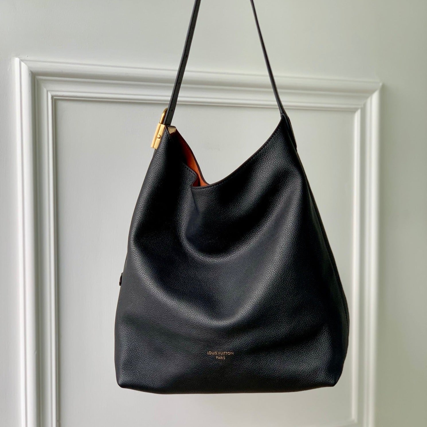 Louis Vuitton LOW KEY HOBO MM 31CM BLACK CALFSKIN