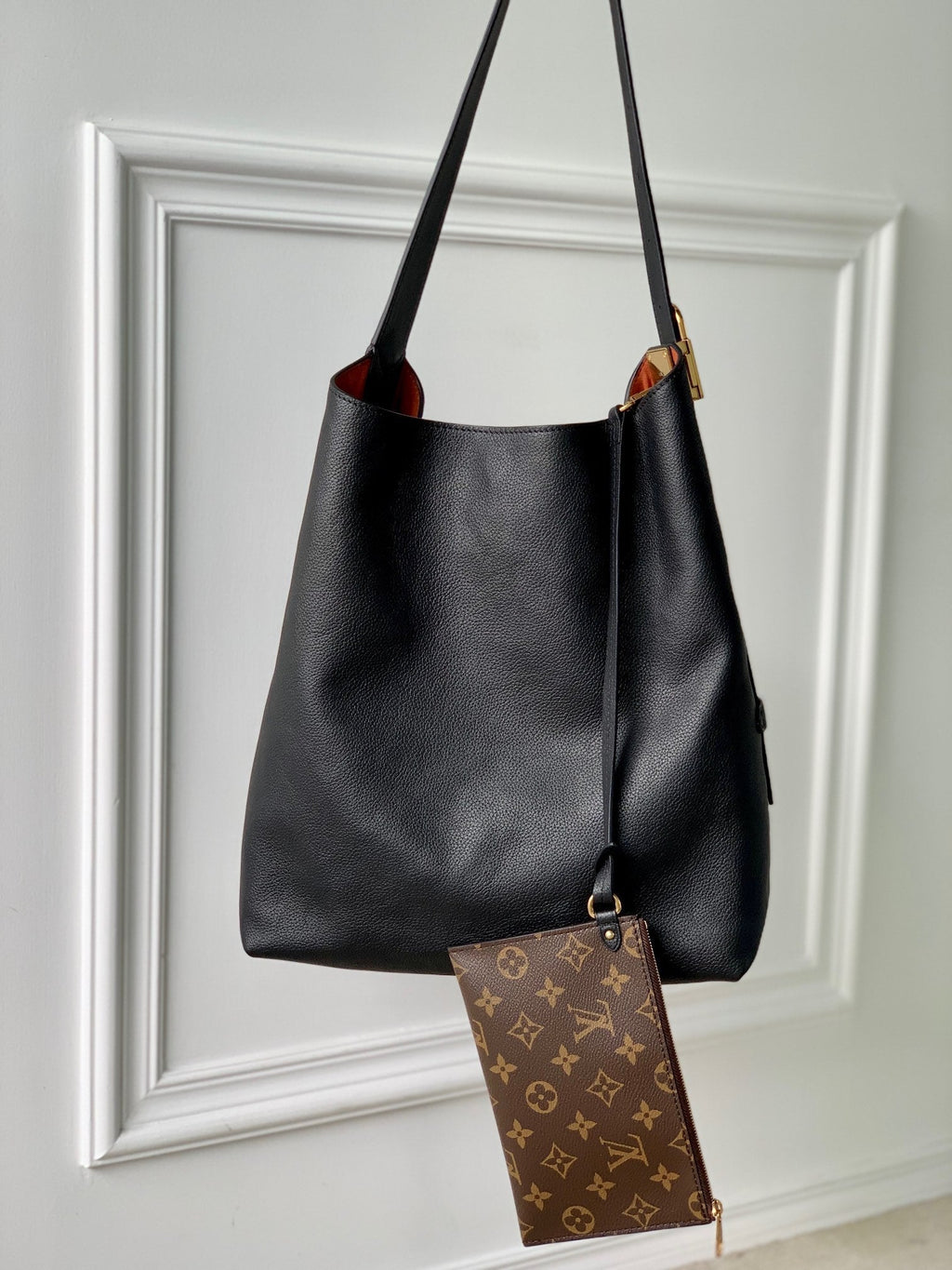 Louis Vuitton LOW KEY HOBO MM 31CM BLACK CALFSKIN