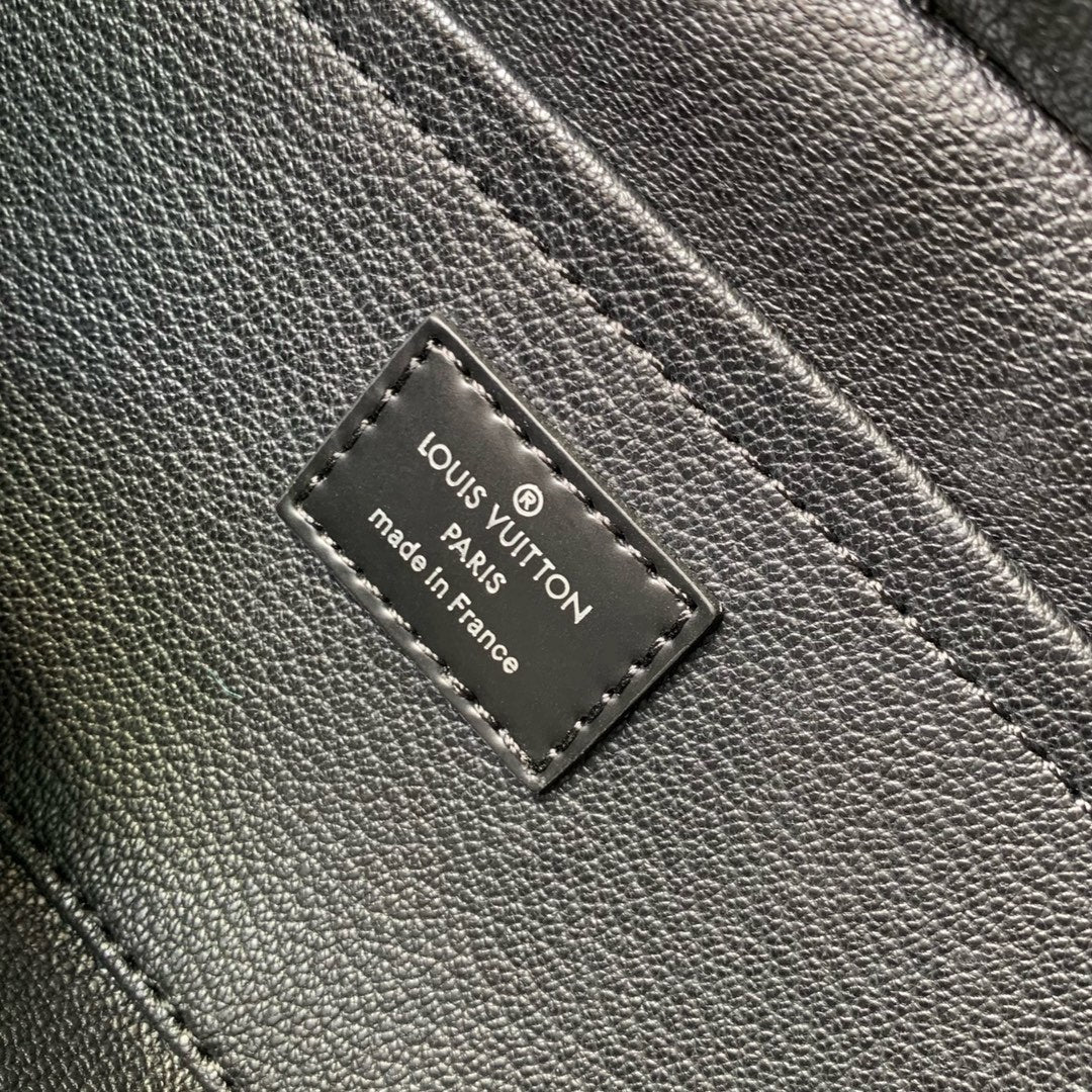 Louis Vuitton LOCKER DOPP KIT 23 IN GREY BLACK DAMIER GRAPHITE CANVAS