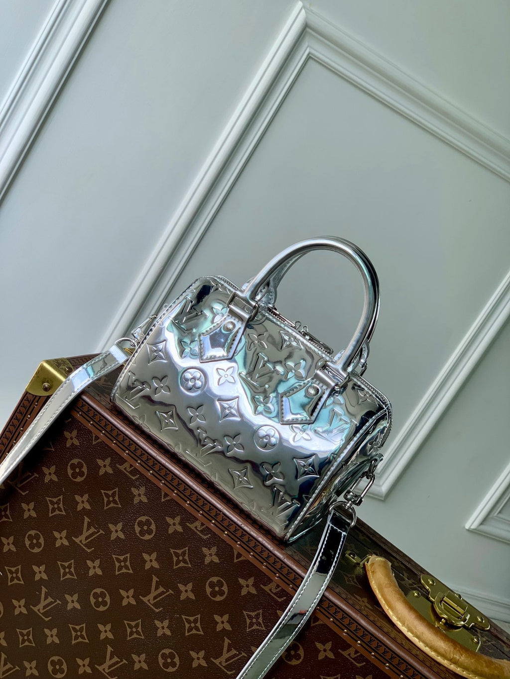 Louis Vuitton SPEEDY BANDOULIÈRE 20 IN SILVER MONOGRAM EMBOSSED CALFSKIN
