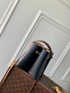 Louis Vuitton BLOOM PM 21 IN BLACK CALFSKIN GOLD HARDWARE