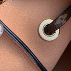 Louis Vuitton BLOOM PM 21 IN BLACK CALFSKIN GOLD HARDWARE