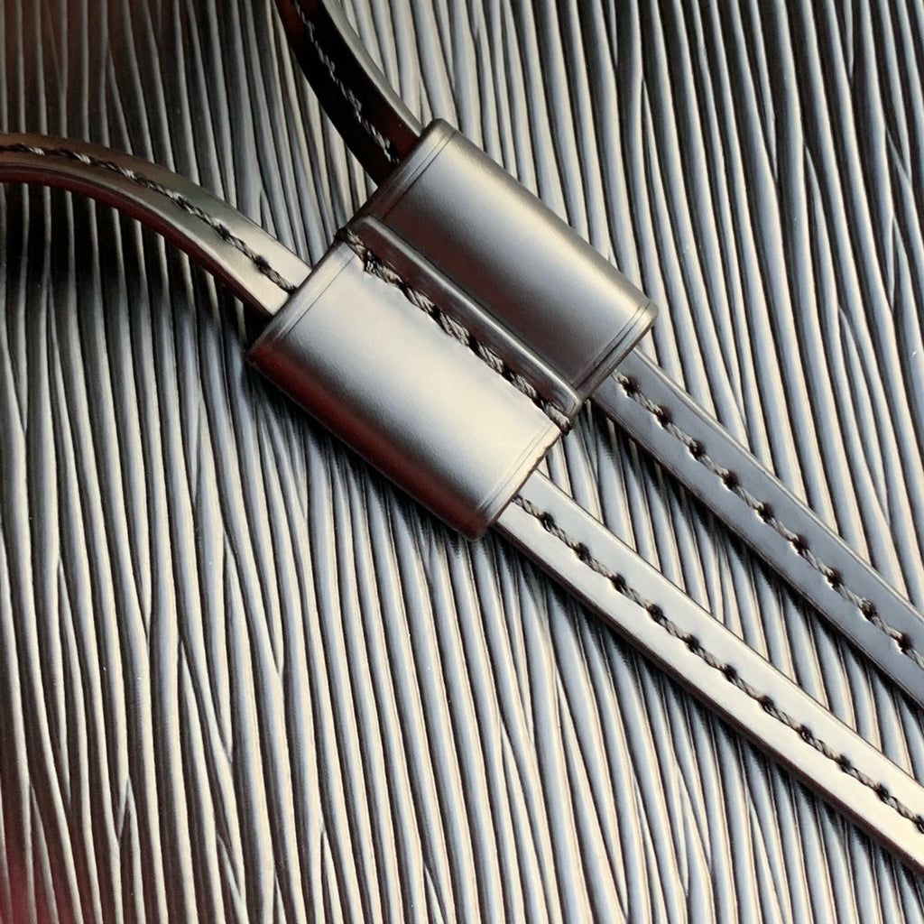 Louis Vuitton NOÉ MM 33 IN BLACK EPI LEATHER