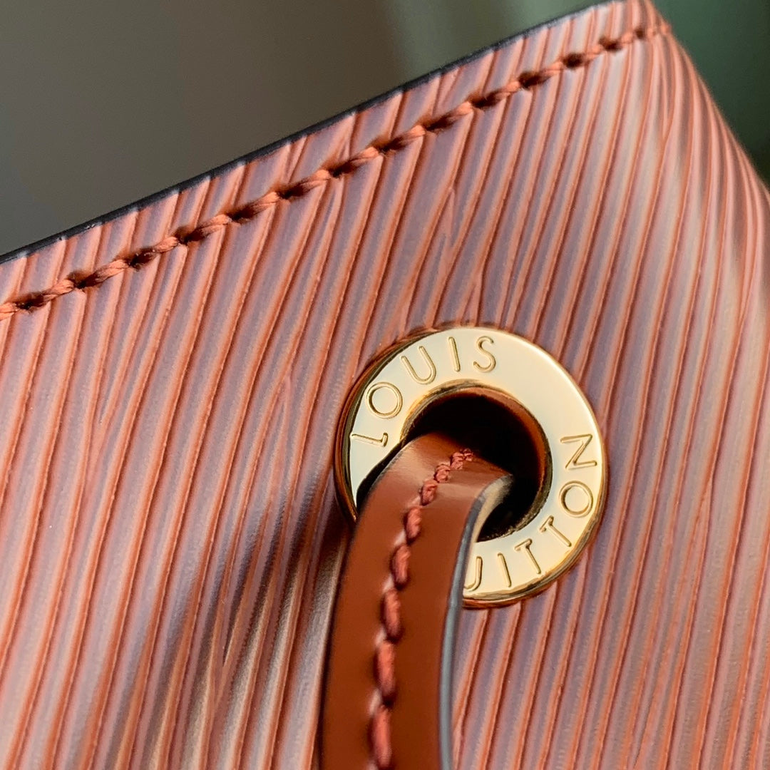 Louis Vuitton NOÉ MM 33 IN MAHOGANY EPI LEATHER