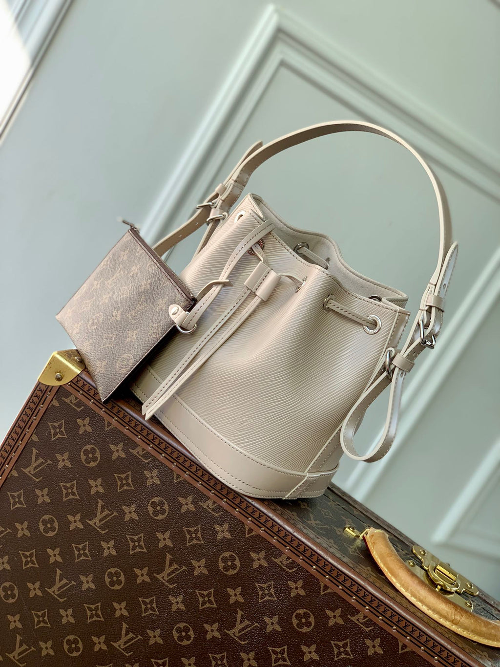 Louis Vuitton NOÉ BB 20 IN QUARTZ WHITE EPI LEATHER