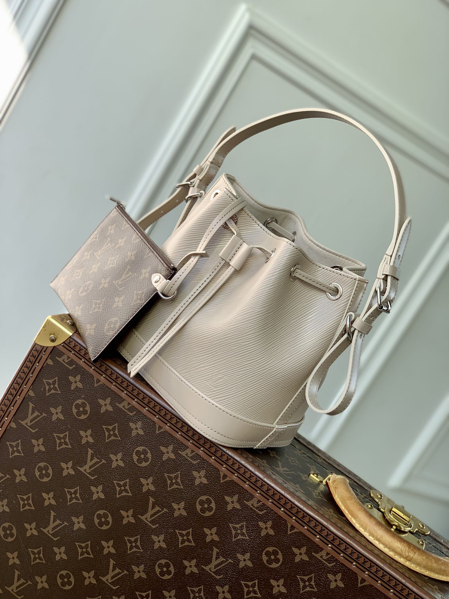 Louis Vuitton NOÉ BB 20 IN QUARTZ WHITE EPI LEATHER