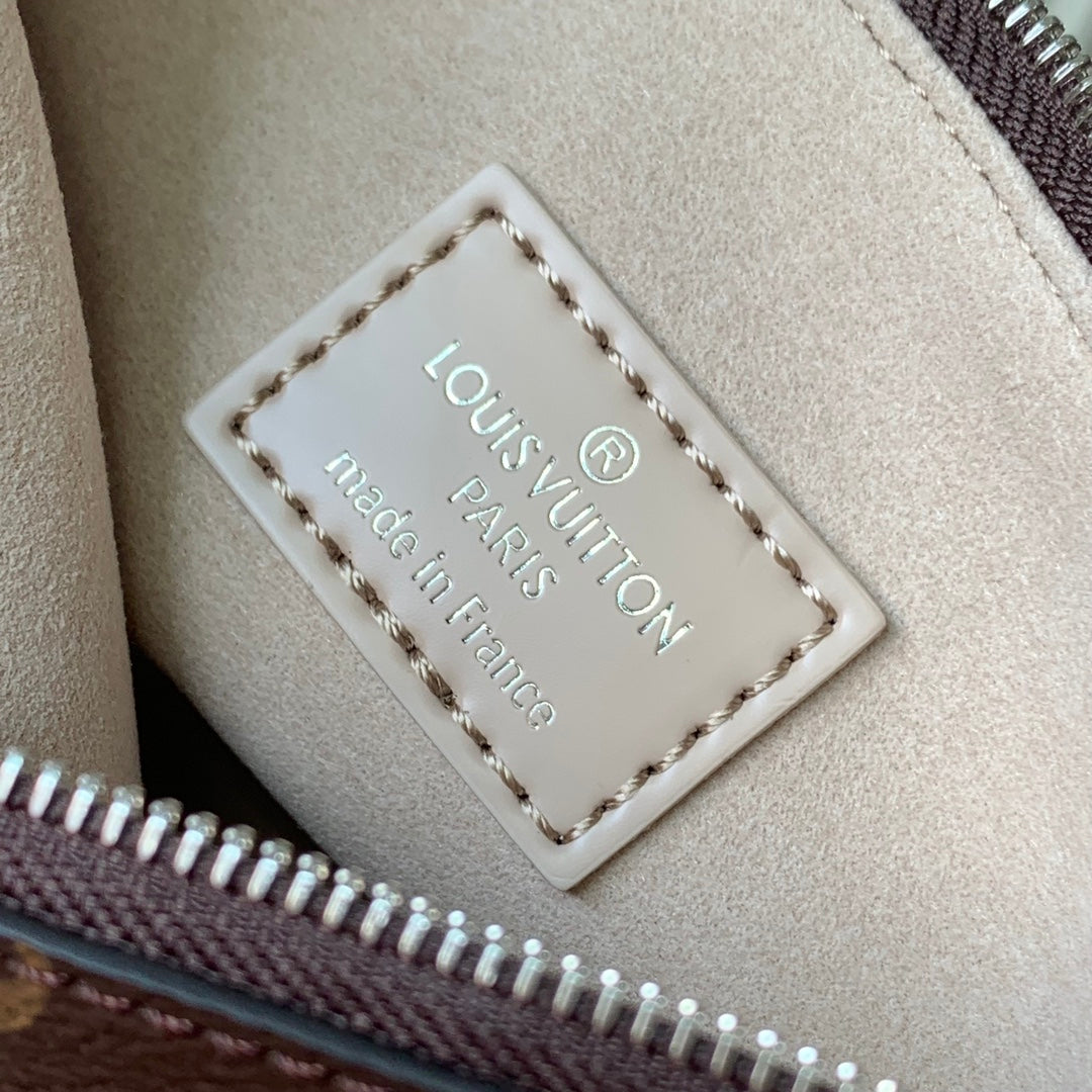 Louis Vuitton NOÉ BB 20 IN QUARTZ WHITE EPI LEATHER