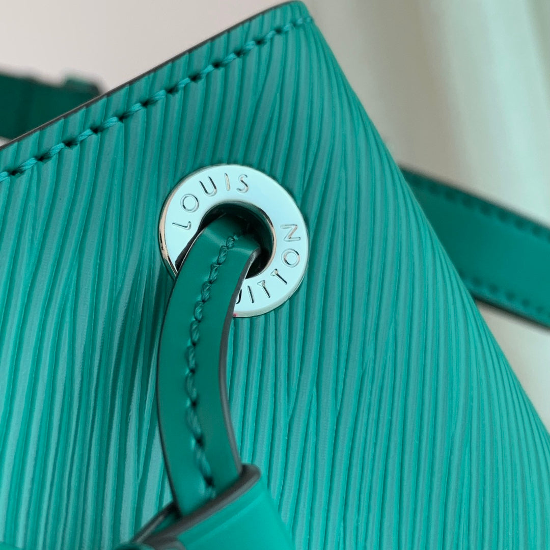Louis Vuitton NOÉ BB 20 IN GREEN EPI LEATHER