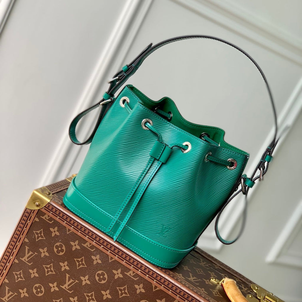 Louis Vuitton NOÉ BB 20 IN GREEN EPI LEATHER