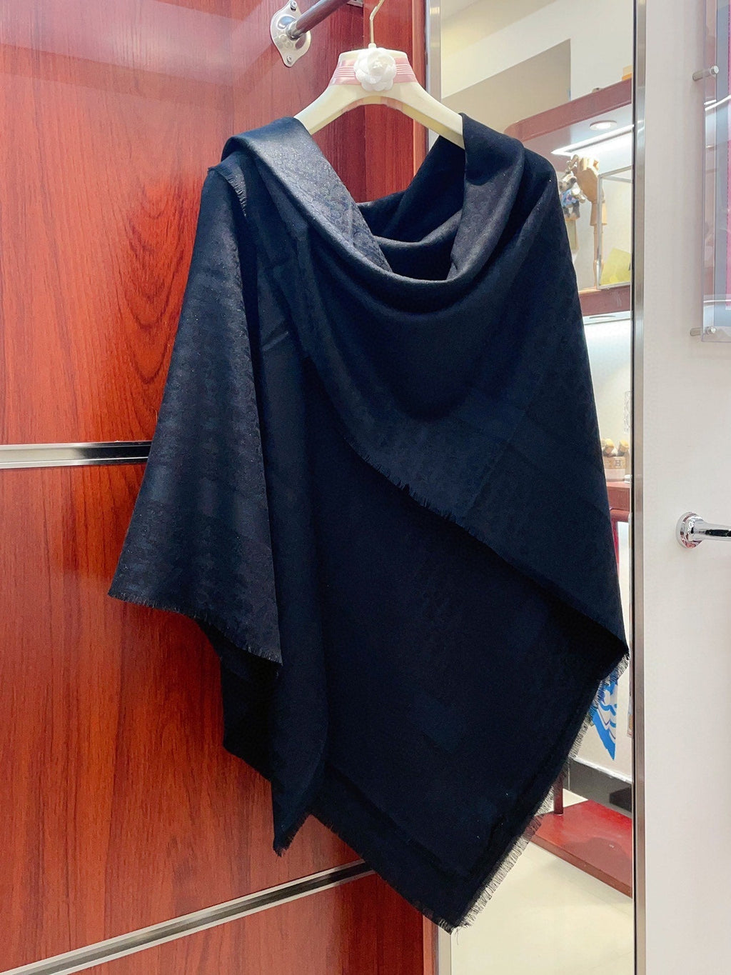 DIOR SQUARE SCARF 140 CM IN NAVY BLUE WOOL AND SILK  408662