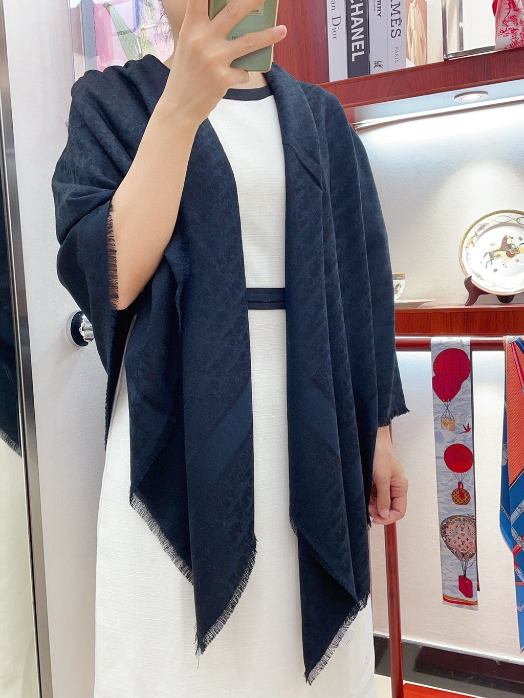 DIOR SQUARE SCARF 140 CM IN NAVY BLUE WOOL AND SILK  408662
