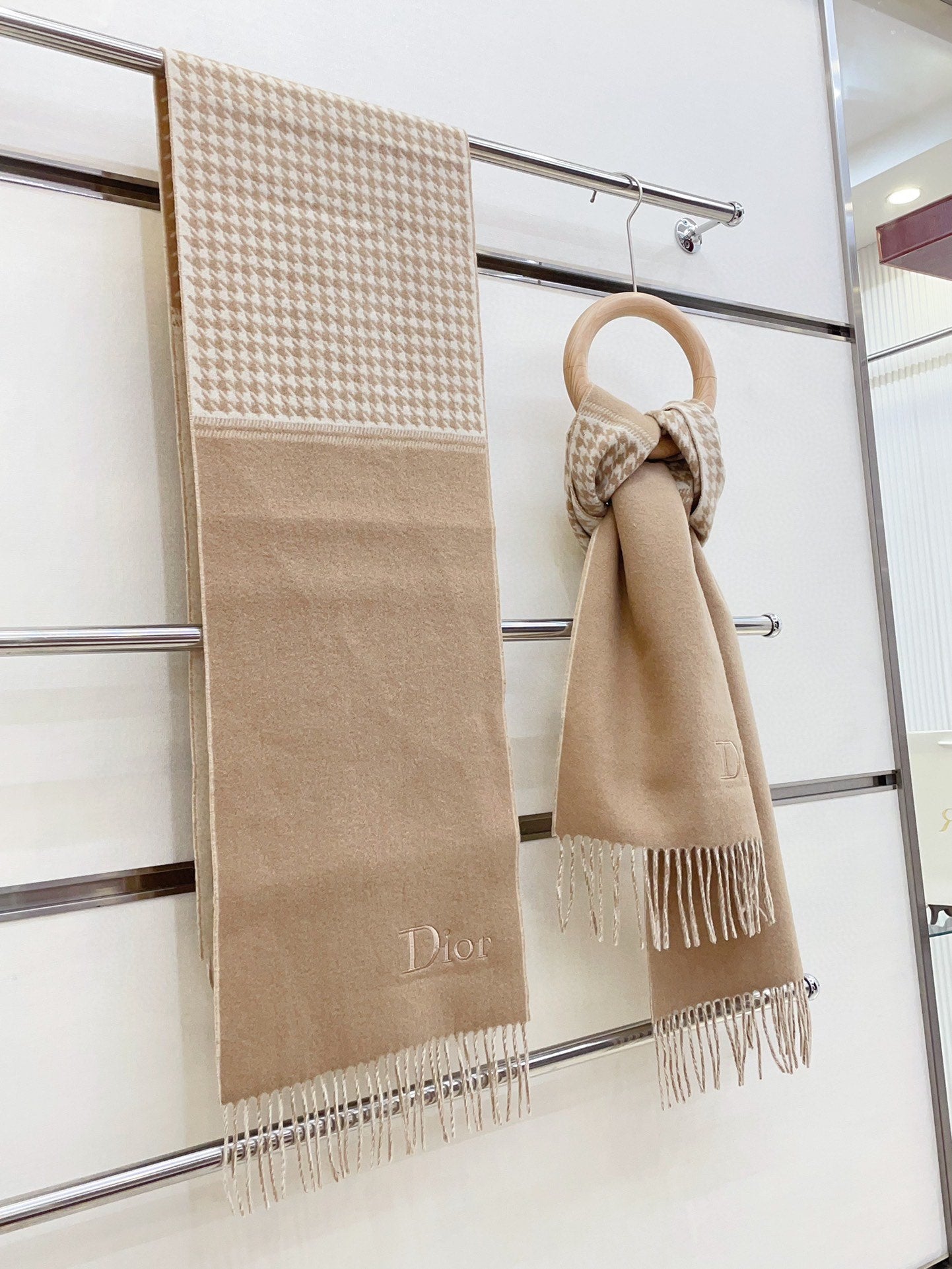 DIOR SCARF 180 CM IN CAMEL BEIGE CASHMERE 419820