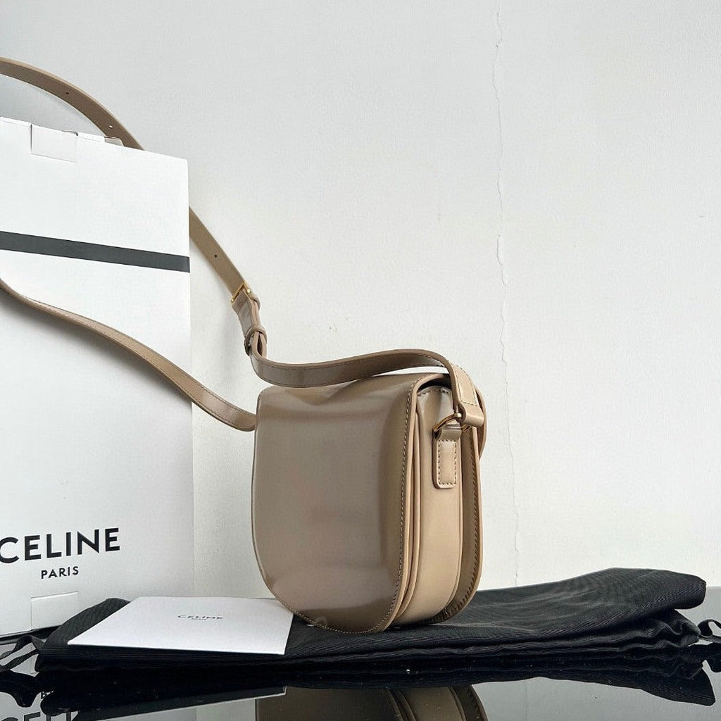 Celine TRIOMPHE 15 Cream Gray Calfskin Handbag
