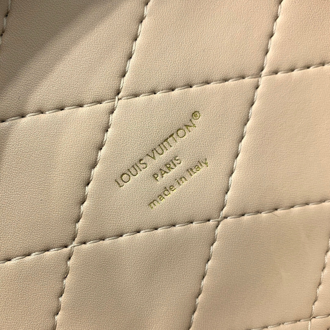 Louis Vuitton SCOTT 13 IN BROWN MONOGRAM CANVAS GOLD HARDWARE