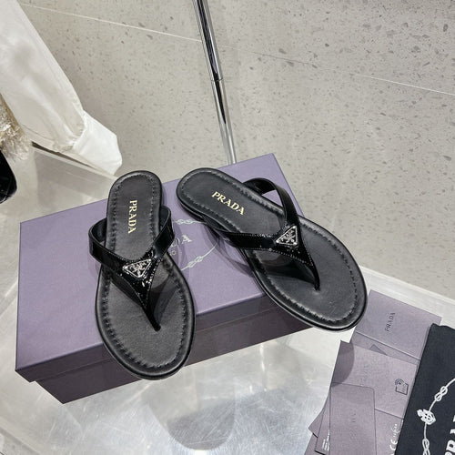PRADA PATENT LEATHER THONG SLIPPER BLACK