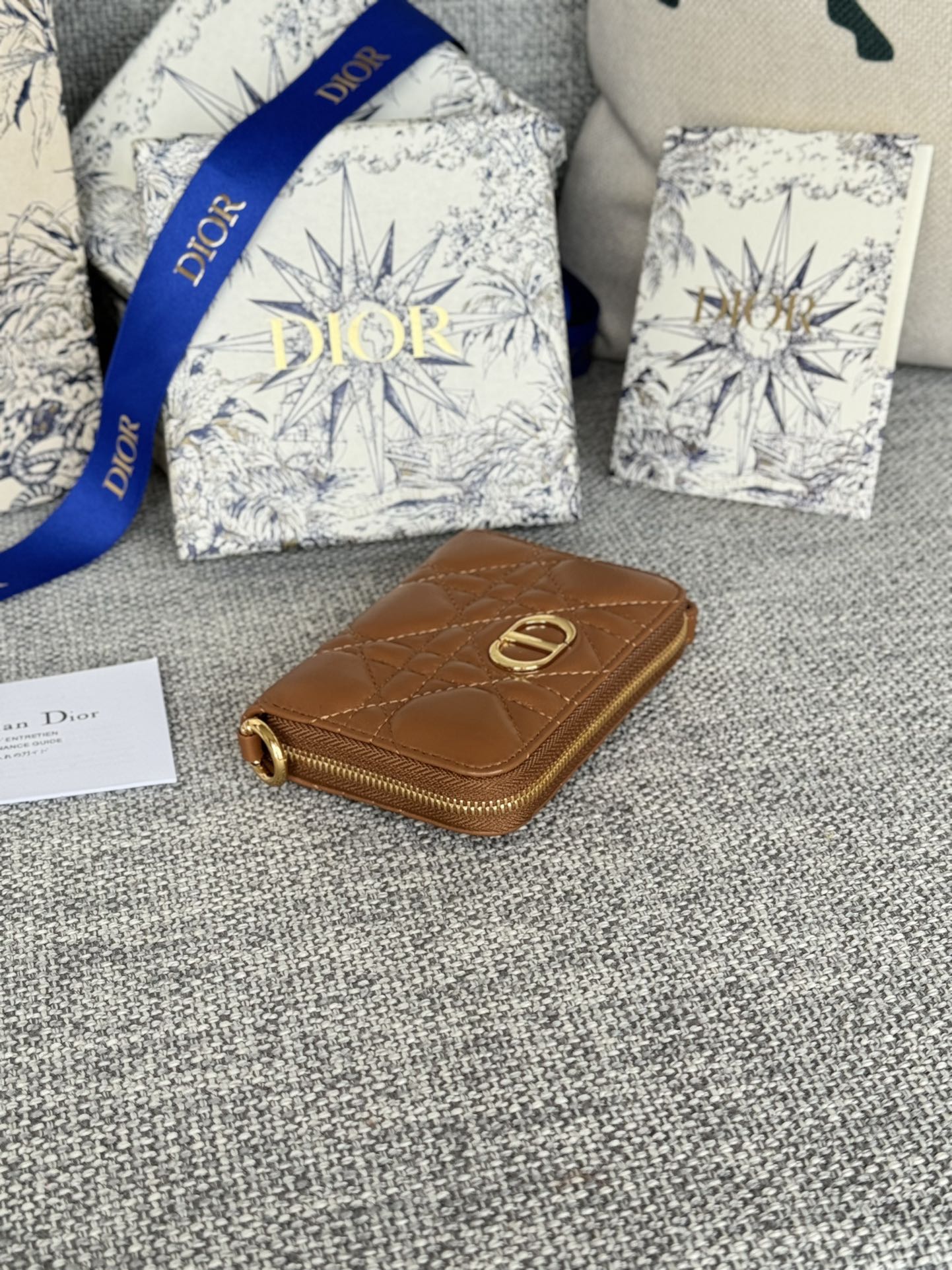 DIOR Logo Caro 11cm Compact Wallet Gold Calfskin