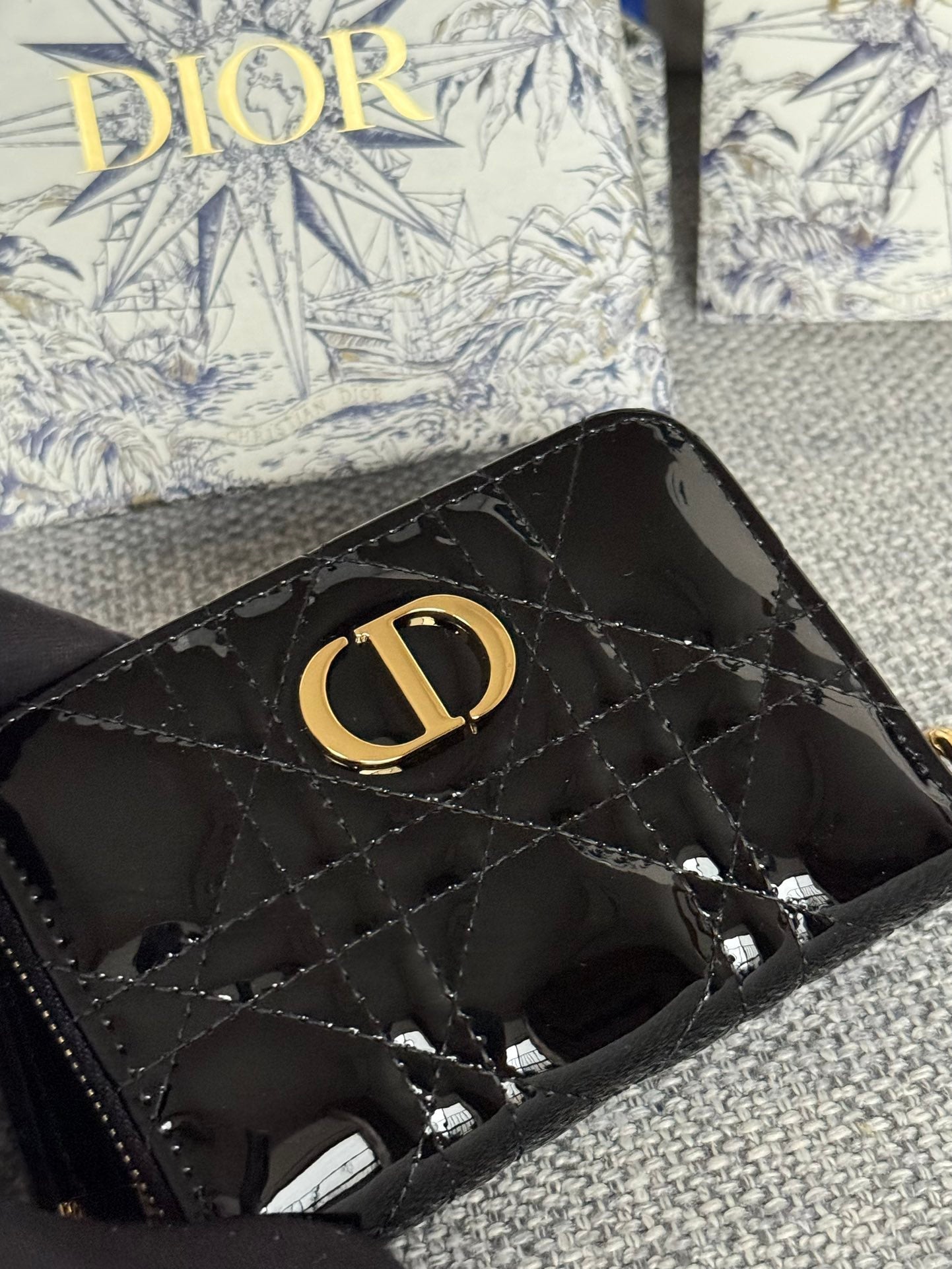 DIOR Logo Caro 11cm Compact Wallet Shiny Black Calfskin