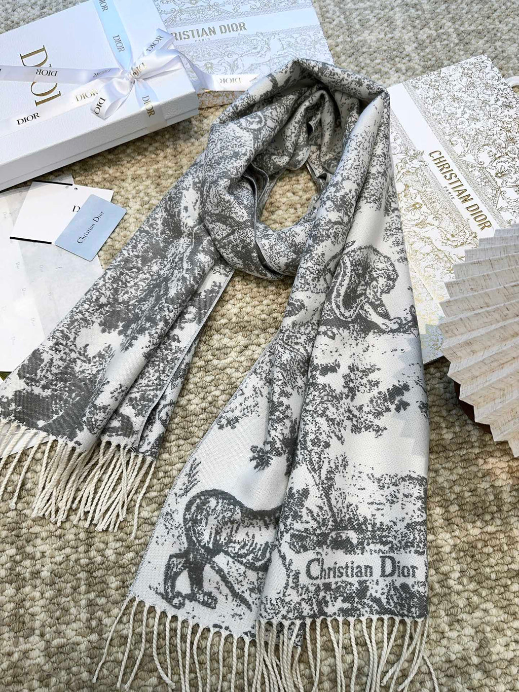 DIOR SCARF 220 CM IN WHITE MIX LIGHT GRAY MONOGRAM CASHMERE AND WOOL 413657