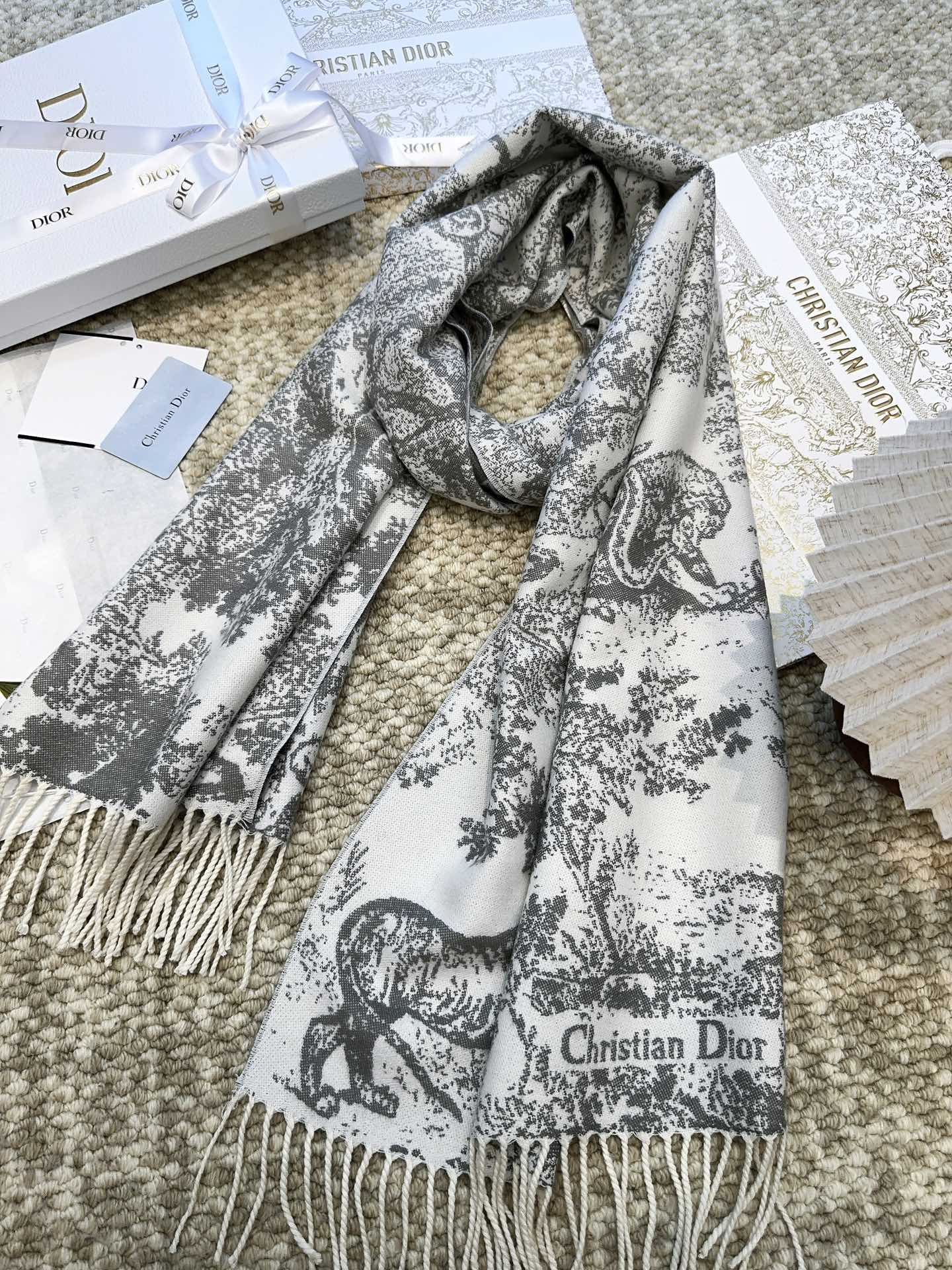 DIOR SCARF 220 CM IN WHITE MIX LIGHT GRAY MONOGRAM CASHMERE AND WOOL 413657