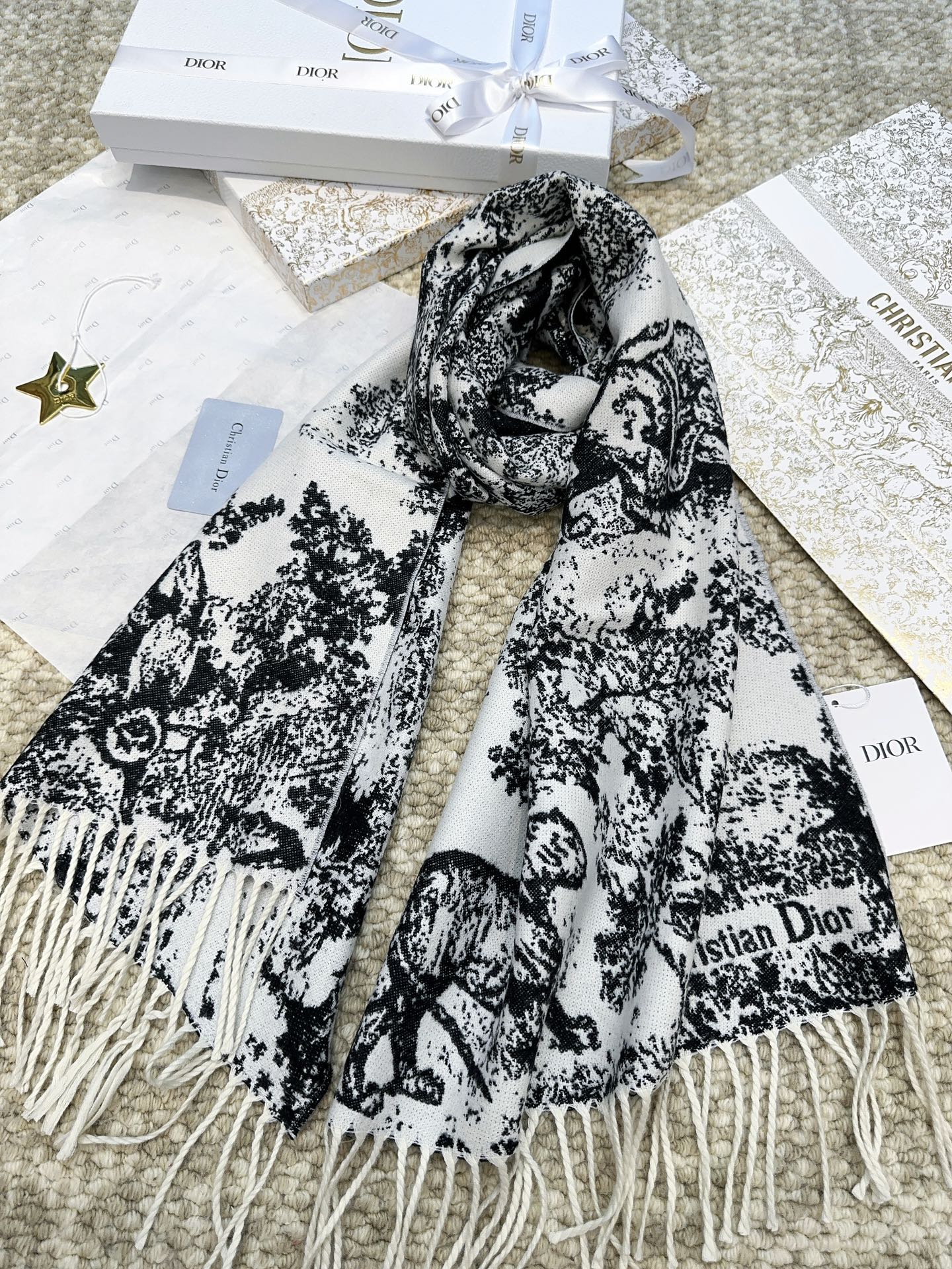 DIOR SCARF 220 CM IN BLACK MIX WHITE MONOGRAM CASHMERE AND WOOL 413658