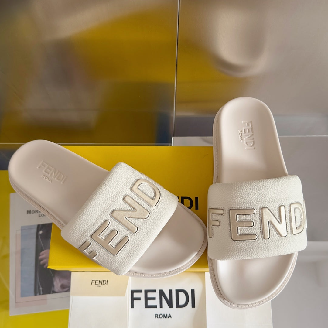 FENDI FENDI ROMA SLIDE IN WHITE GRAINED CALFSKIN WITH LOGO