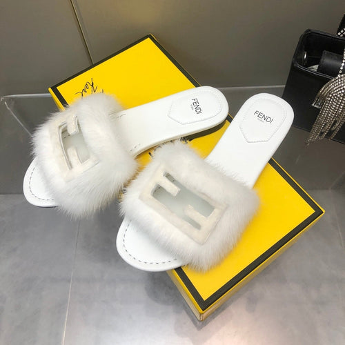 FENDI FENDI BAGUETTE MINK SLIDE SLIPPER IN WHITE FUR