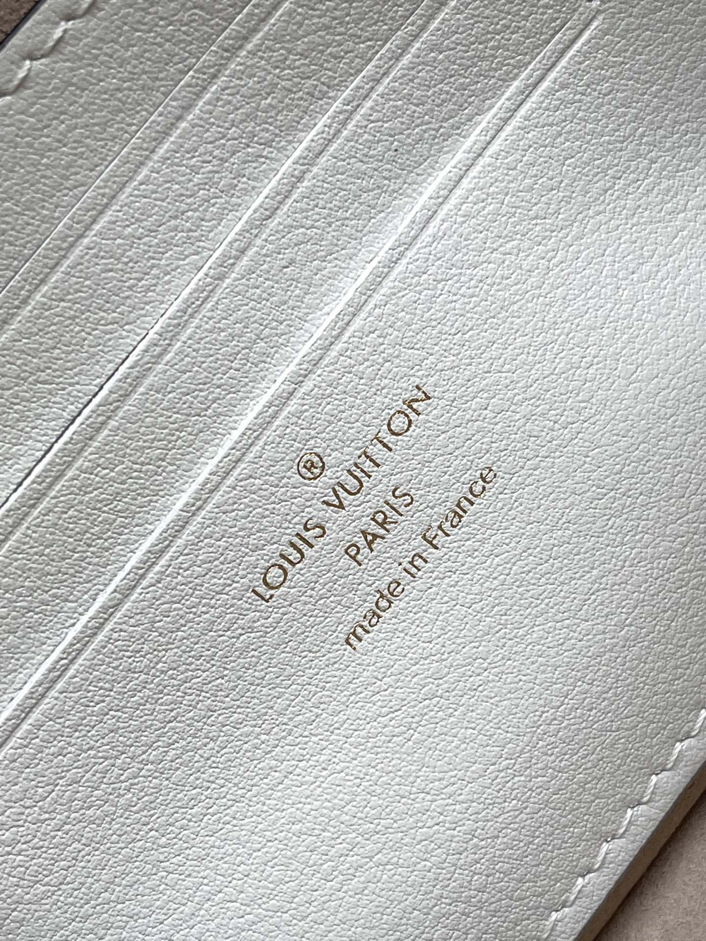 Louis Vuitton WALLET ON CHAIN IVY 23 IN WHITE MONOGRAM PERFORATED CALFSKIN GOLD HARDWARE