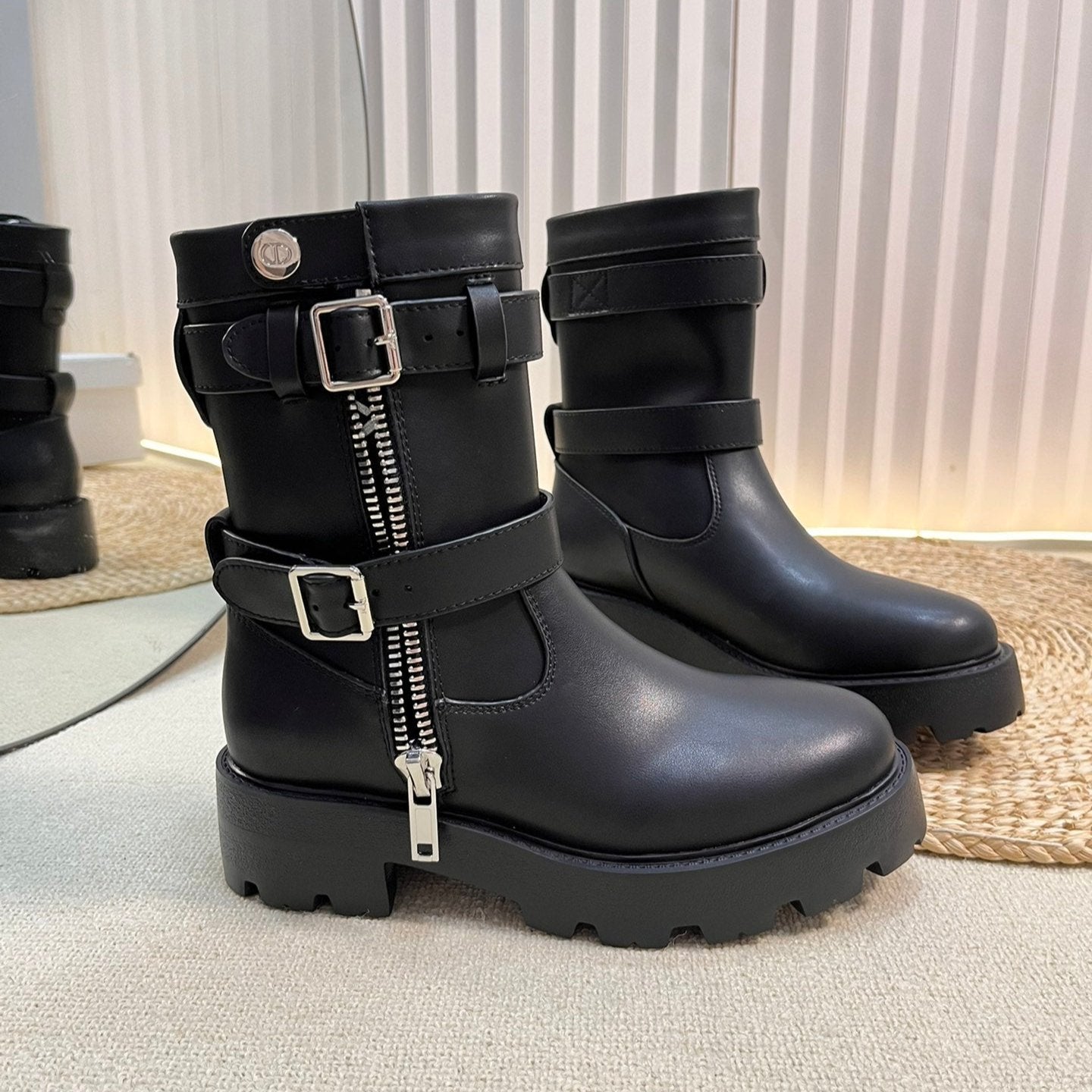 DIOR D-Major Ankle Boot 35mm In Black Calfskin 992673
